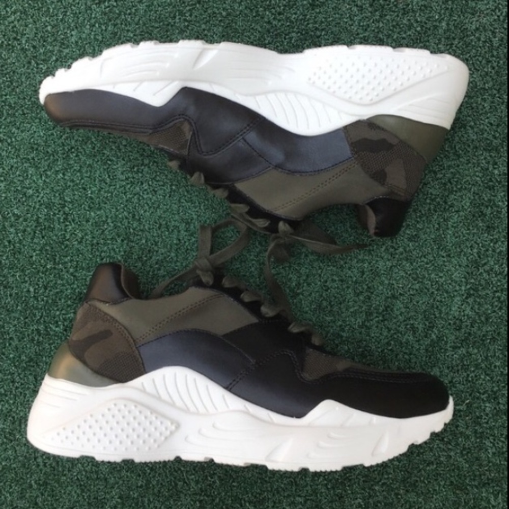 NWT Steve Madden Reverse Leather Camo Sneaker 8.5 - Picture 11 of 13